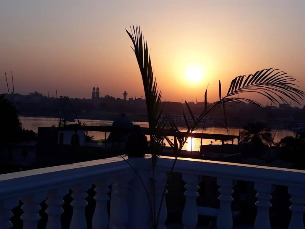 Luxor Vip Apartments Bagian luar foto
